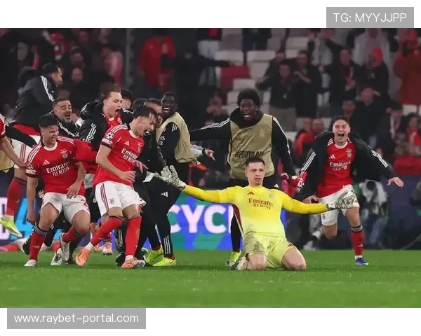 门德斯禁区后点插上头球破门，巴黎2-1斯特拉斯堡